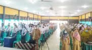 Para guru dan siswa SMK Negeri 3 Singkawang mengikuti apel siaga kebangsaan melalui zoom webinar bersama Gubernur Kalbar yang diselenggarakan Institute Kajian Kebangsaan (Instan), Senin (6/9/2021)