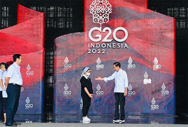 Presiden Joko Widodo mengunjungi lokasi bakal KTT G20 di Provinsi Bali, Selasa (15/11/2022)