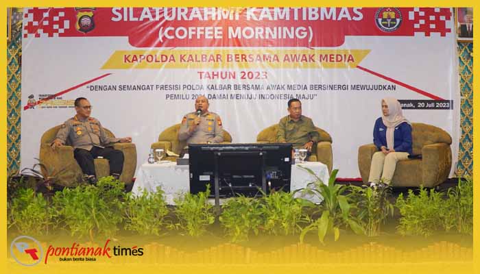 Kapolda Kalbar, Irjen Pol Pipit Rismanto didampingi Kabid Humas Kombes Pol Raden Petit Wijaya, Ketua PWI dan Kepala Stasiun TVRI Kalbar 