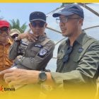 Asisten Deputi Kementerian Koordinator Bidang Infrastruktur dan Pembangunan Kewilayahan RI, Gunardi Kusuma, saat meninjau perbatasa Indonesia-Malaysia di Kecamatan Paloh.