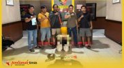 Tim Satreskrim Polres Sambas usai menangkap LKF (31), pelaku pencurian dengan kekerasan bersenjata celurit, Minggu (12/4/2026).