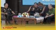 Narasumber FGD Restorative Justice menyampaikan materi, Kamis (21/5/20260 di Aula Baharuddin Lopa Kejati Kalimantan Barat.