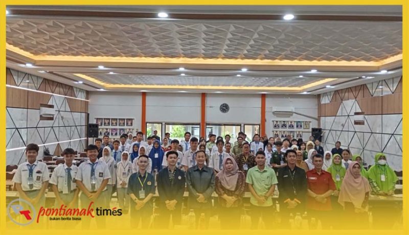 Para peserta Lomba Cerdas Cermat (LCC) Kebangsaan 2026 berpose usai pembukaan kegiatan, Sabtu (9/5/2026) 