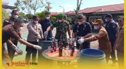 Simbolis pemusnahan barang bukti di Kejaksaan Negeri Ketapang yag mengundang berbagai elemen dari Forkopimda.