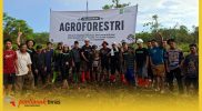 Rombongan Agroforestri berkumpul bersama menikmati alam dan objek wisatadi Batu Ampar Kubu Raya.