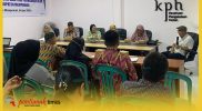 Dialog Multipihak Sinkronisasi Kebijakan Pembangunan Responsif Gender dan Adaptasi Perubahan Iklim di Aula Kantor UPT Kesatuan Pengelolaan Hutan (KPH) Kabupaten Mempawah, Kamis (4/6/2026).