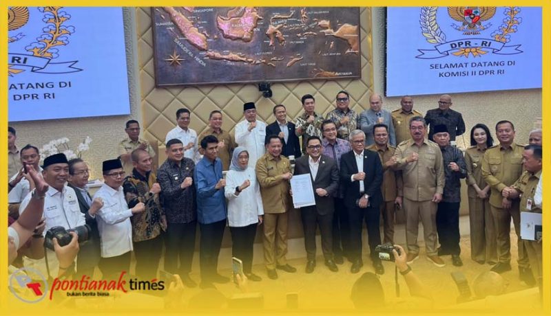 Raker, RDP dan RDPU Komisi II DPR RI bersama Menteri Dalam Negeri, Menteri PANRB, kepala daerah, serta asosiasi pemerintah daerah di Jakarta, Senin (8/6/2026).
