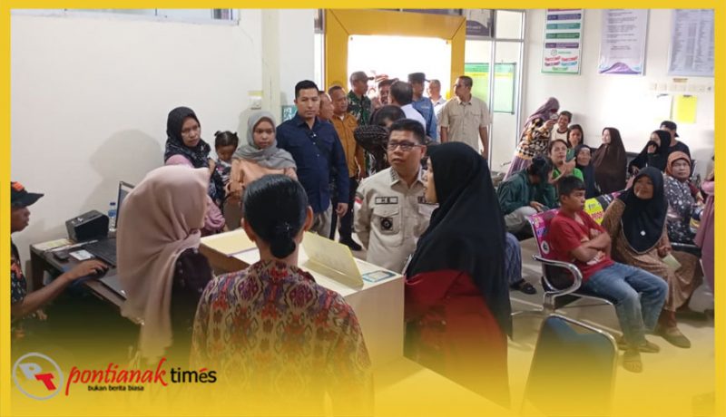Bupati Sambas H. Satono meninjau langsung pelayanan Puskesmas di Kecamatan Tebas dan Sebawi, Kamis (5/6/2026).