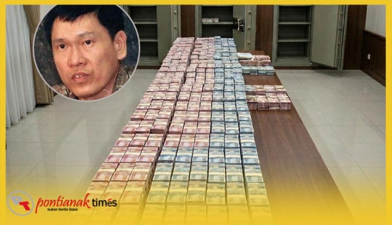 Eddy Tansil dan ilustrasi tumpukan uang Rp51,6 Miliar.