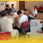 Prosesi pelimpahan berkas tahap II berupa pelimpahan tersangka Edy Chow berikut barang bukti dari Polda Kalbar ke JPU di Kejari Mempawah.