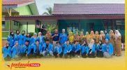 Mahasiswa Kuliah Kerja Lapangan (KKL) Institut Agama Islam Negeri (IAIN) Pontianak bersama aparat Pemdes Sungai Batang, Kecamatan Sungai Pinyuh, Kabupaten Mempawah.
