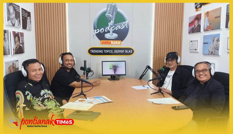 Narasumber Ketua KPU Provinsi Kalimantan Barat MS Budi dan Praktisi Politik Haunan Fachry Rohilie di Studio Podcast Satukata Jalan Pak Benceng Pontianak.