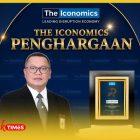 Direktur Utama Bank Kalbar, Rokidi dan penghargaan dari The Iconomics.