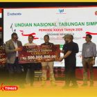 Nasabah Bank Kalbar meraih hadiah utama Rp500 juta dalam Penarikan Undian Nasional Tabungan Simpeda Periode XXXVII-2026, Jumat (21/8/2026)