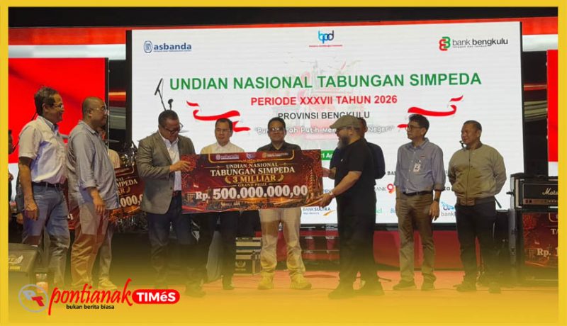 Nasabah Bank Kalbar meraih hadiah utama Rp500 juta dalam Penarikan Undian Nasional Tabungan Simpeda Periode XXXVII-2026, Jumat (21/8/2026)