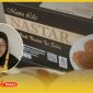 Hartini dan produk makanan olahan Molila Cookies. 