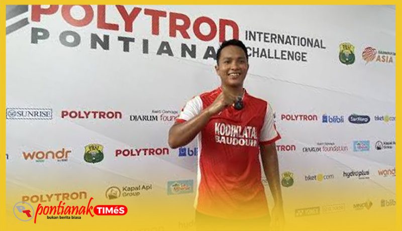 Akhmad Raikhan Nur Iswin, pemain bulu tangkis asal Surabaya menang telak atas pemain Inggris, Chun Cheun So, di laga PPIC 2026 di GOR Terpadu Pontianak, Selasa (25/8/2026).