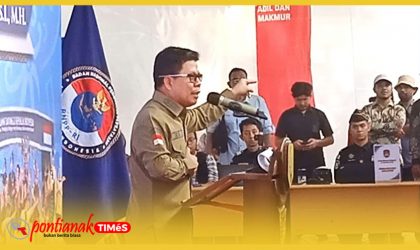Bupati Sambas H Satono menyampaikan sambutan saat soft launching reaktivasi PLB Temaju-Teluk Melano, Jumat (21/8/2026)