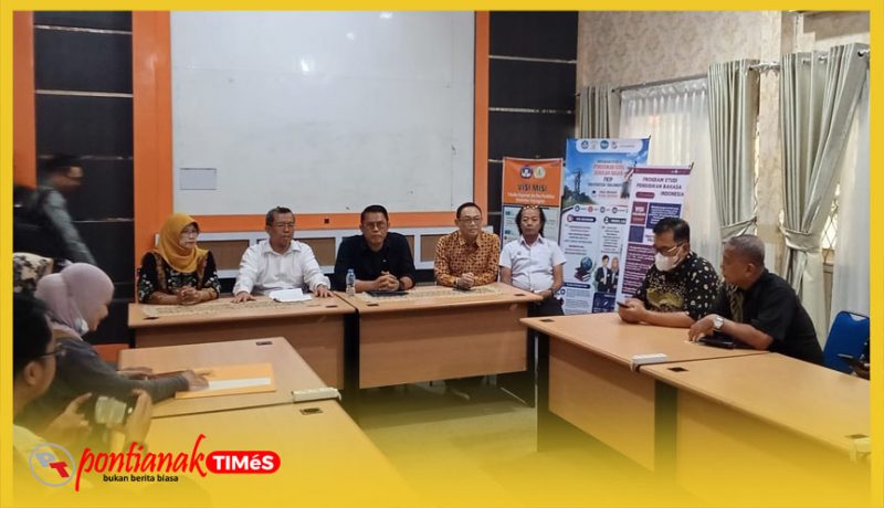 Jumpa pers tukmenangkis isu liar yang menerpa mantan Dekan FKIP Untan, Rabu (16/9/2026).