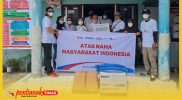 Penyaluran peralatan pemadam dari Gemawan bersama KitaBisa utuk menangani sejumlah titik api di Desa Sekabuk, Mempawah.