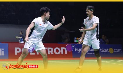 Pebulutangkis ganda putra, Yeremia Erich Yoche Yacob Rambitan/Patra Harapan Rindorindo, terlihat kompak saat bertandiing di ajang Polytron Pontianak Indonesia Masters 2026.