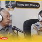 Kabid Lalu Lintas Dinas Perhubungan Provinsi Kalimantan Barat, R. Gun Gun Mulyawan S dan Muhammad Dipo Alam, Kepala Seksi Manajemen dan Rekayasa Lalu Lintas (MRLL) di Studio Podcast Satukata.