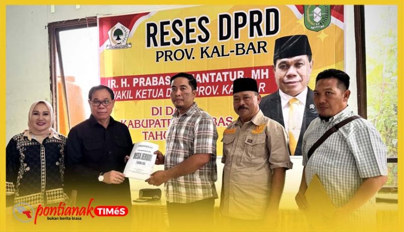 Prabasa Anantatur, anggota DPRD Kalimantan Barat menerima aspirasi warga Kecamatan Paloh, Kabupaten Sambas saat reses, Rabu (14/10/2026).